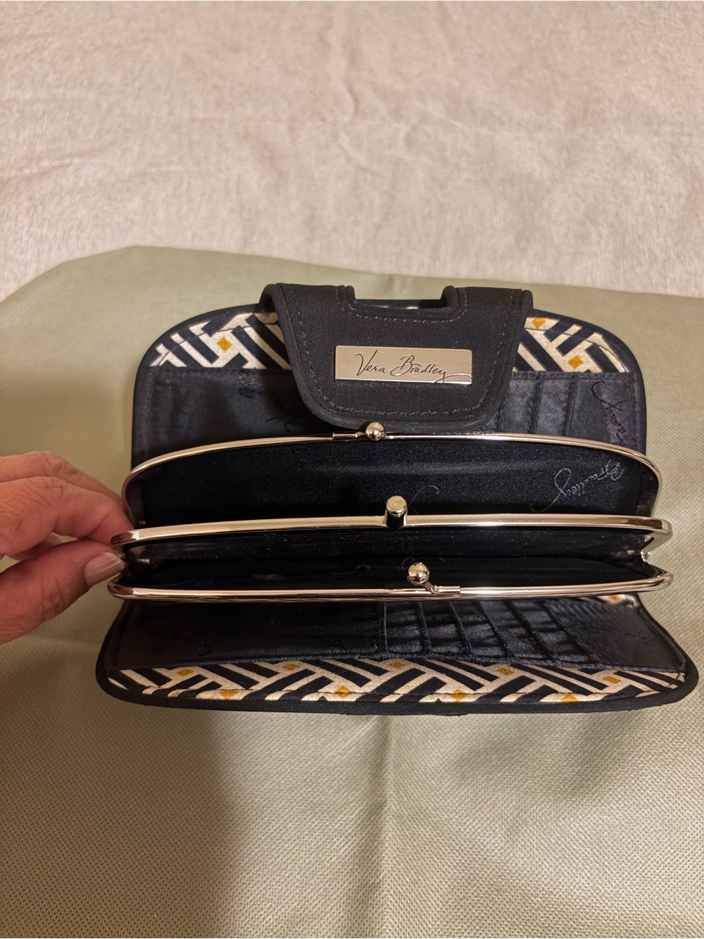 Vera Bradley Kiss n Snap Wallet Classic Black Quilted Double Kiss Lock Clutch - Picture 5 of 5